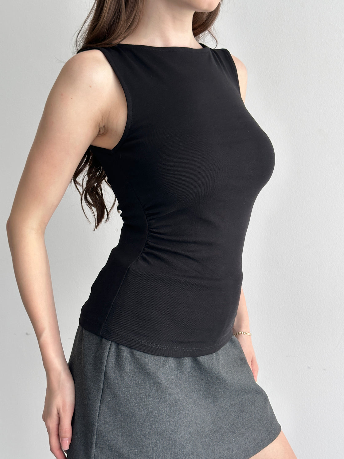 Siyah Drape Detaylı Kayık Yaka Top