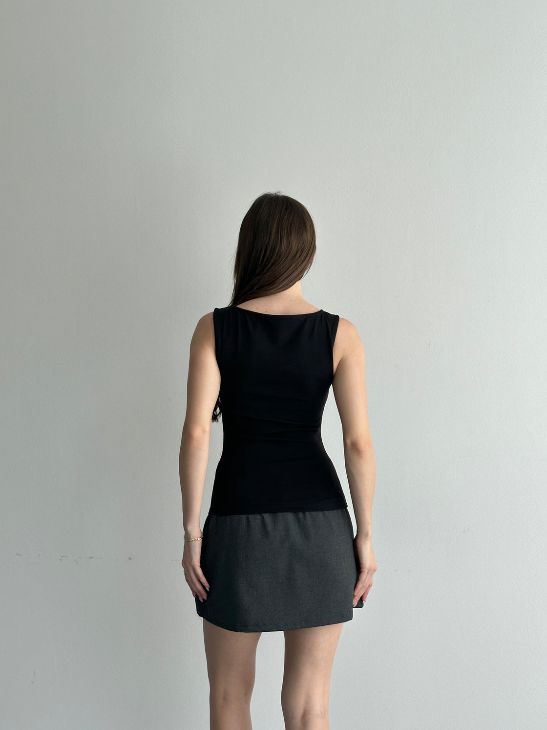 Siyah Drape Detaylı Kayık Yaka Top