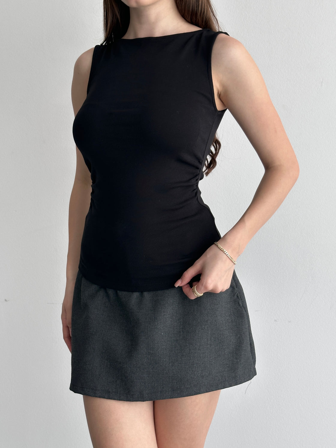 Siyah Drape Detaylı Kayık Yaka Top